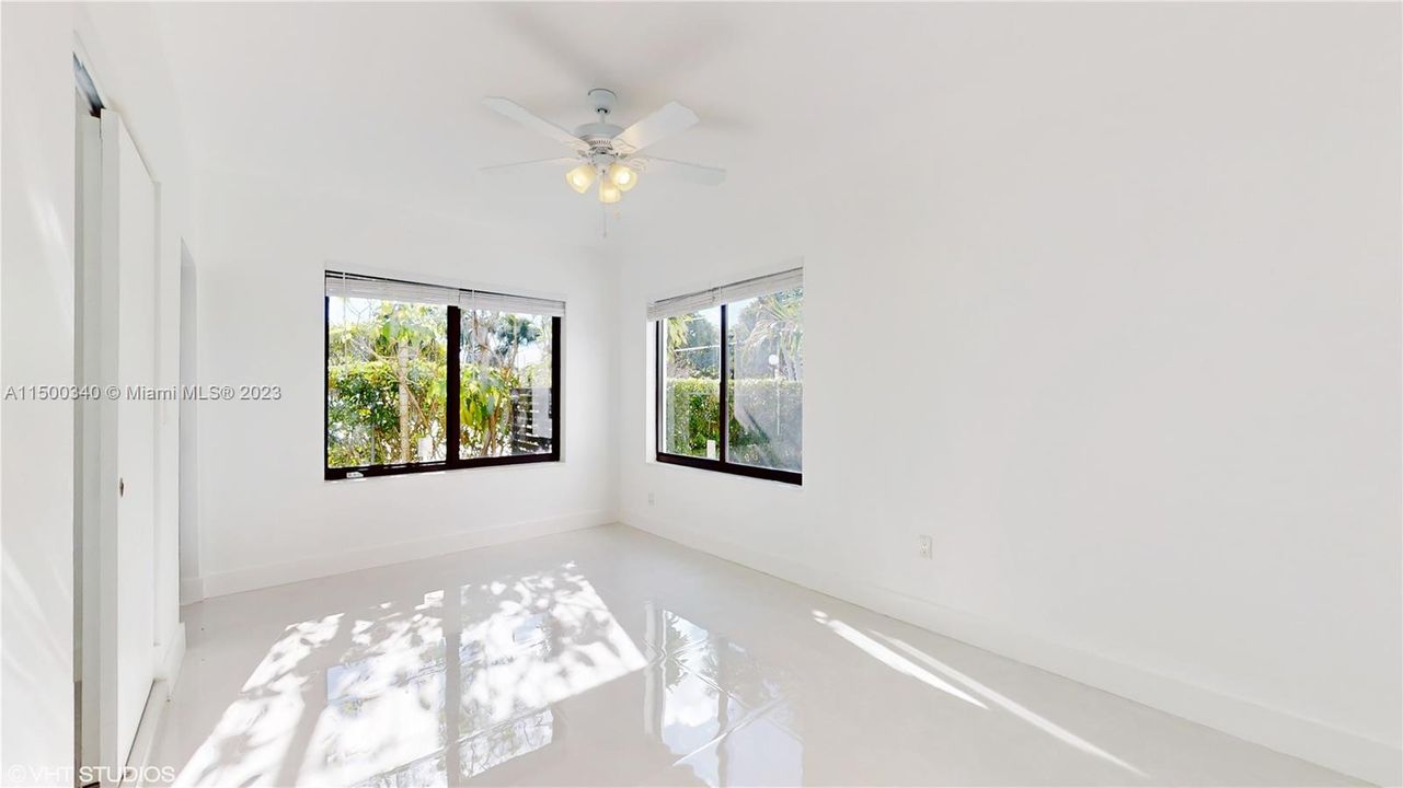 最近租的: $4,000 (2 贝兹, 2 浴室, 1371 平方英尺)