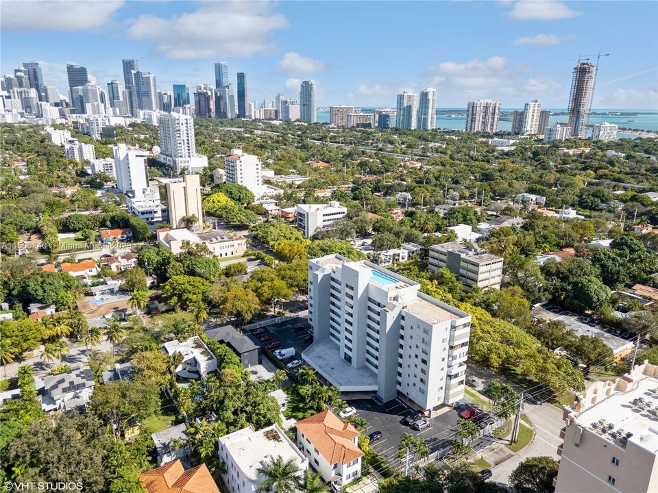 最近租的: $4,000 (2 贝兹, 2 浴室, 1371 平方英尺)