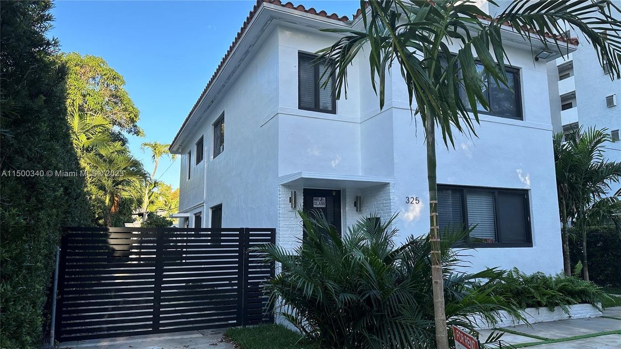 最近租的: $4,000 (2 贝兹, 2 浴室, 1371 平方英尺)