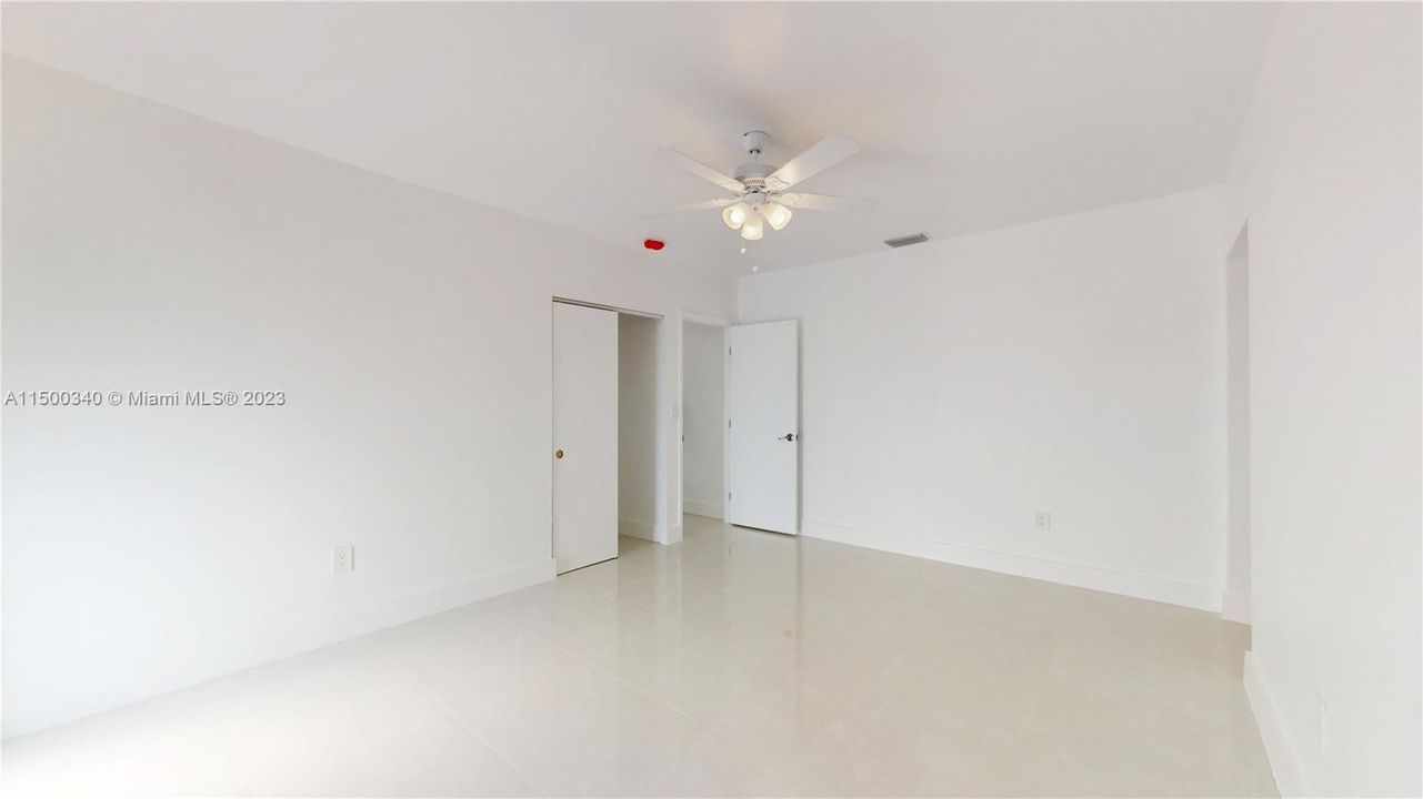 最近租的: $4,000 (2 贝兹, 2 浴室, 1371 平方英尺)