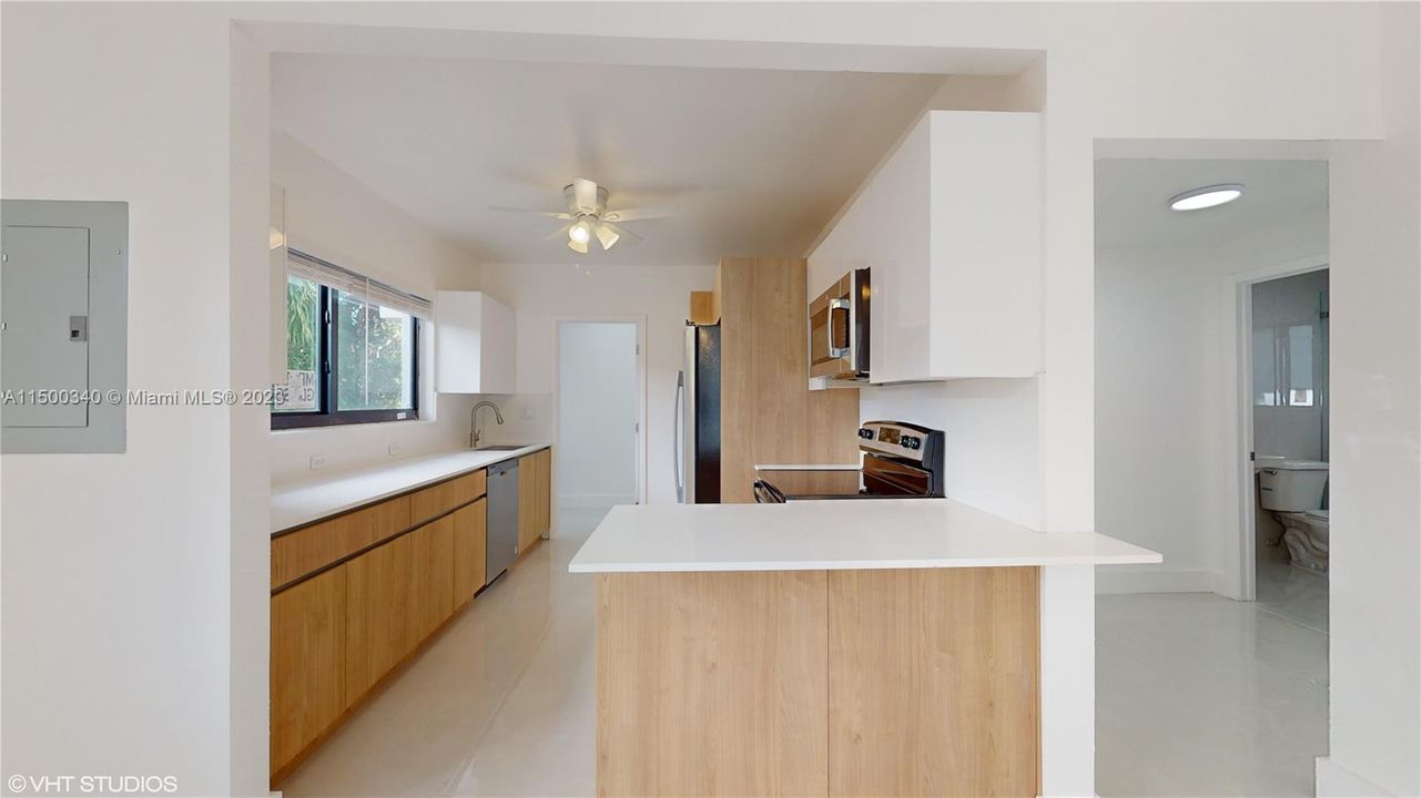 最近租的: $4,000 (2 贝兹, 2 浴室, 1371 平方英尺)