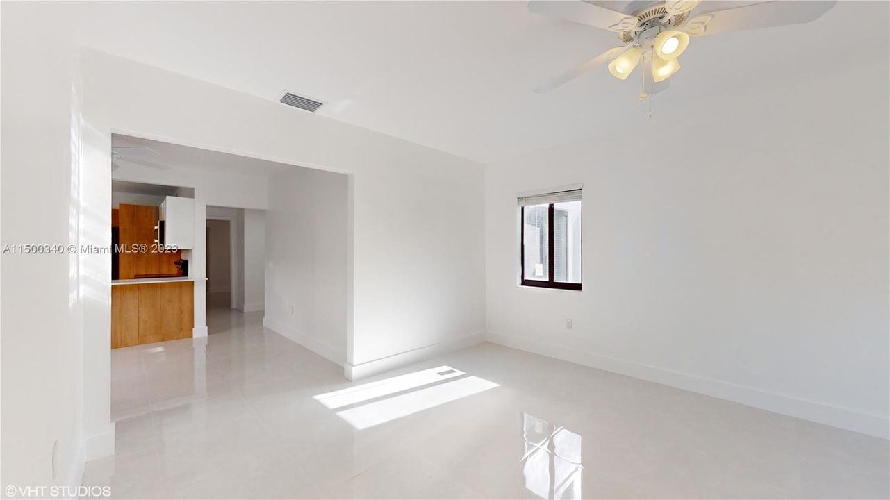 最近租的: $4,000 (2 贝兹, 2 浴室, 1371 平方英尺)