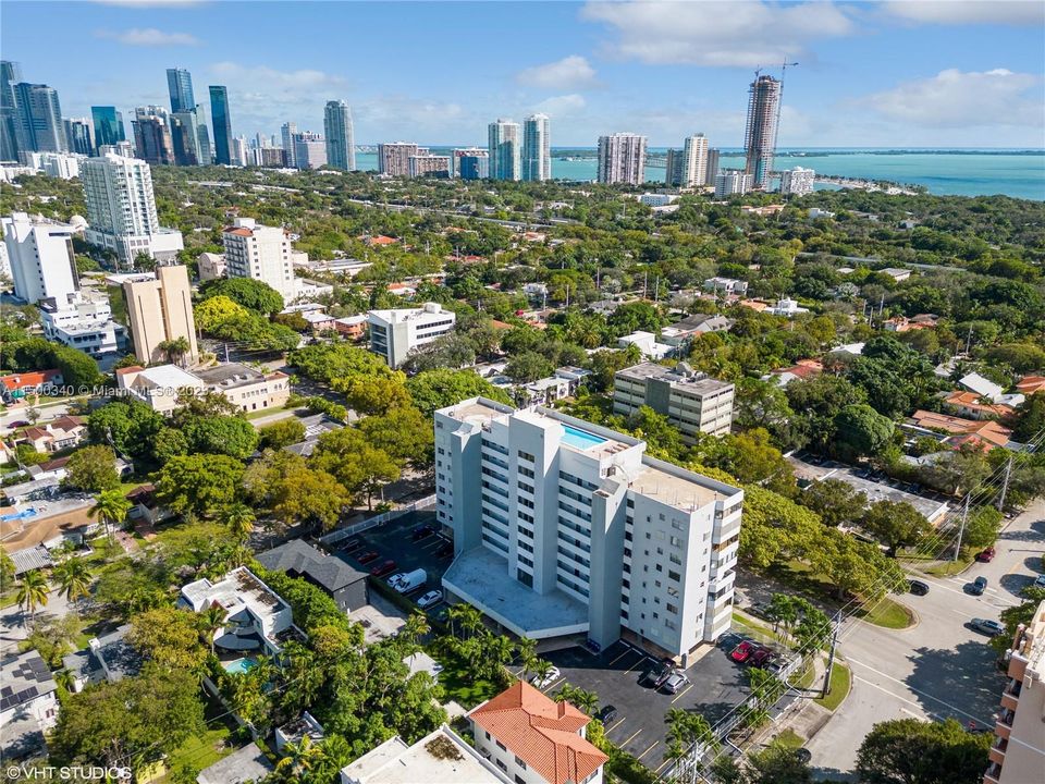 最近租的: $4,000 (2 贝兹, 2 浴室, 1371 平方英尺)