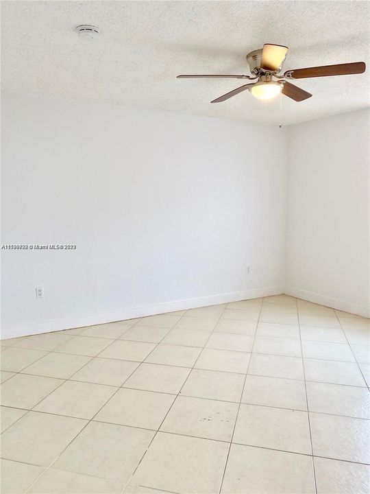 For Sale: $184,900 (3 beds, 2 baths, 1249 Square Feet)