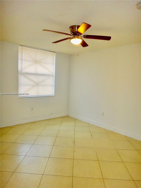 For Sale: $184,900 (3 beds, 2 baths, 1249 Square Feet)