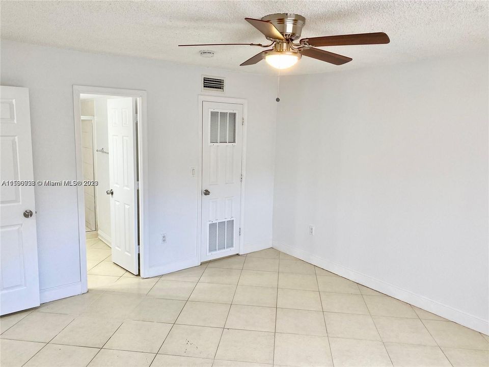 For Sale: $184,900 (3 beds, 2 baths, 1249 Square Feet)