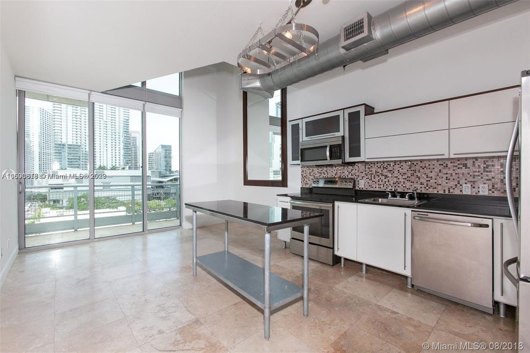 Recientemente alquilado: $2,950 (0 camas, 1 baños, 795 Pies cuadrados)