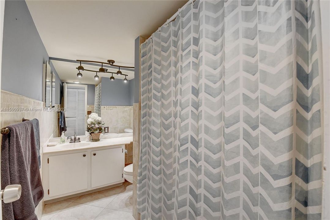 Recently Rented: $2,300 (2 beds, 2 baths, 1095 Square Feet)