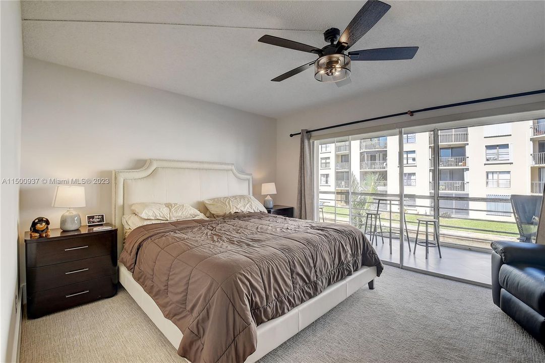 Recently Rented: $2,300 (2 beds, 2 baths, 1095 Square Feet)