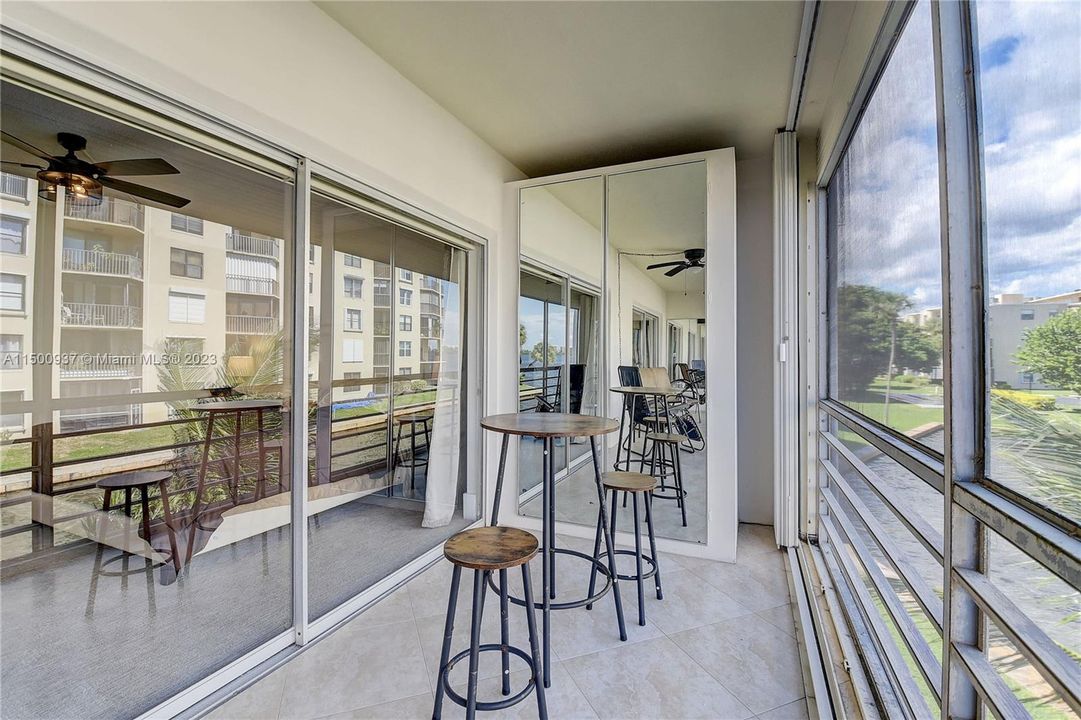 Recently Rented: $2,300 (2 beds, 2 baths, 1095 Square Feet)