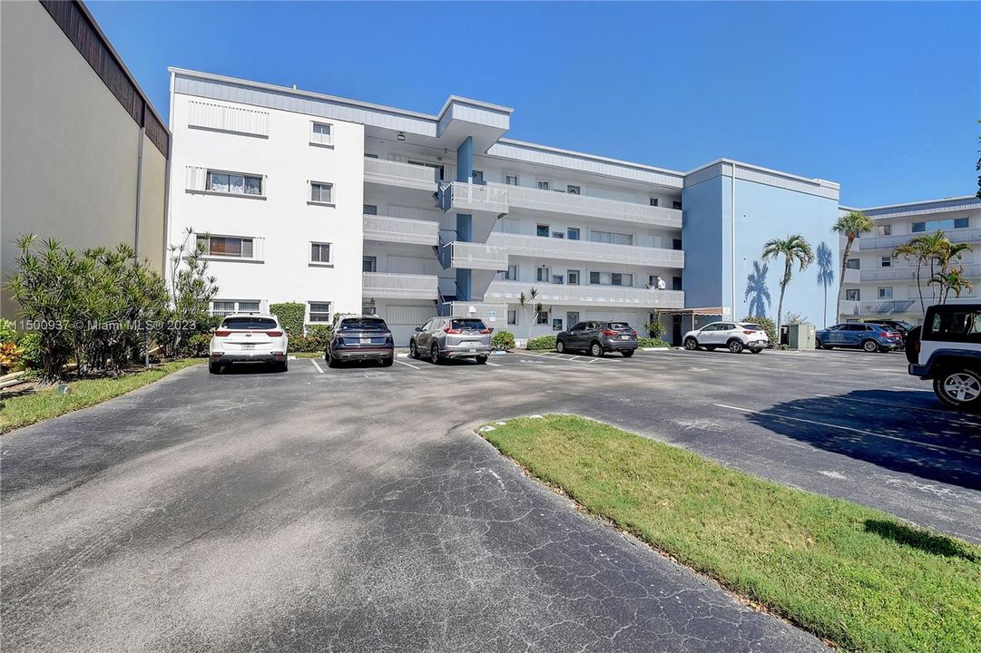 Recently Rented: $2,300 (2 beds, 2 baths, 1095 Square Feet)