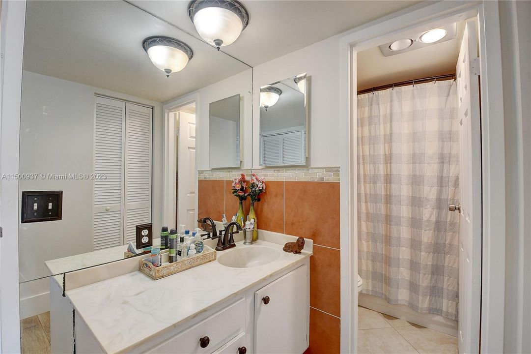 Recently Rented: $2,300 (2 beds, 2 baths, 1095 Square Feet)