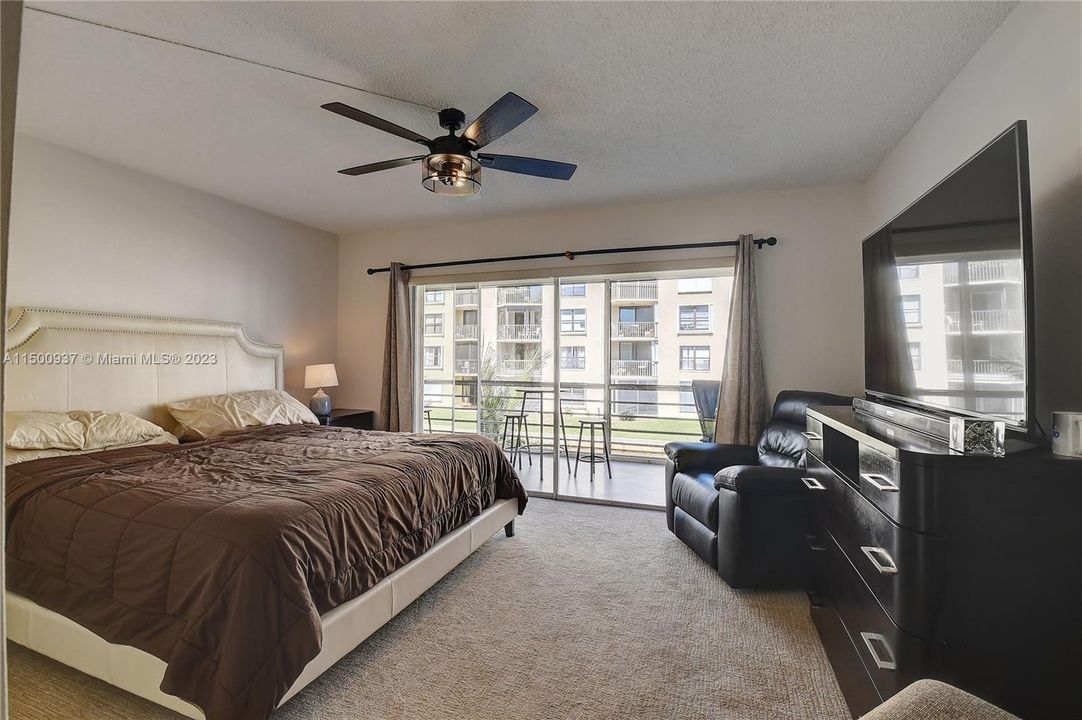 Recently Rented: $2,300 (2 beds, 2 baths, 1095 Square Feet)