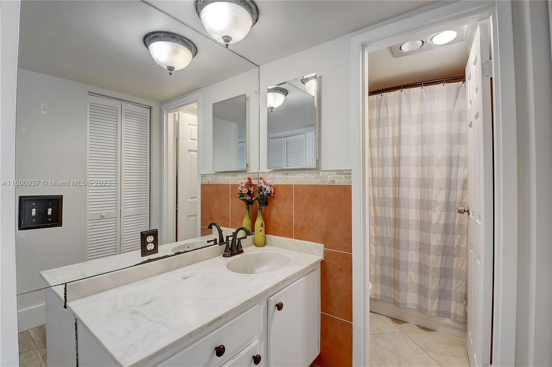 Recently Rented: $2,300 (2 beds, 2 baths, 1095 Square Feet)