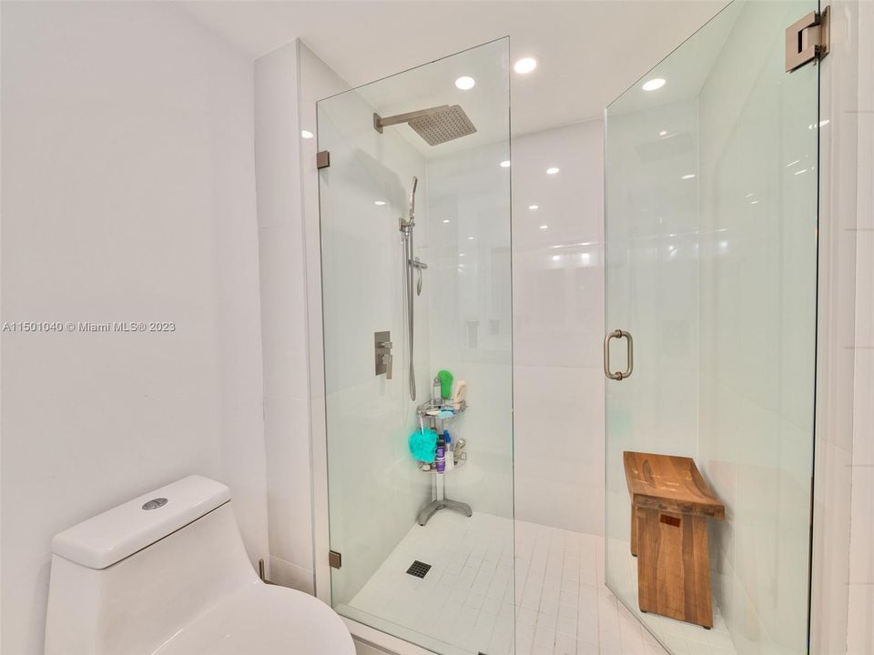 待售: $795,000 (2 贝兹, 2 浴室, 1299 平方英尺)