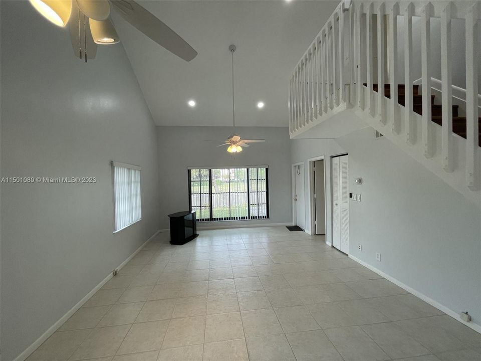 Недавно арендовано: $2,600 (3 спален, 2 ванн, 1270 Квадратных фут)