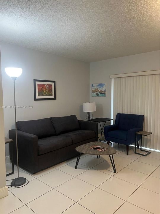 Recently Rented: $1,650 (1 beds, 1 baths, 840 Square Feet)