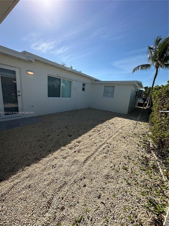 Recently Sold: $790,000 (2 beds, 1 baths, 768 Square Feet)