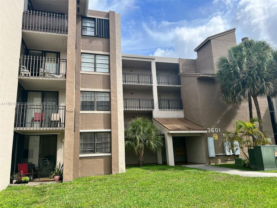 Recently Sold: $265,000 (2 beds, 1 baths, 760 Square Feet)