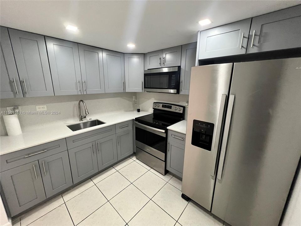 Recently Sold: $265,000 (2 beds, 1 baths, 760 Square Feet)