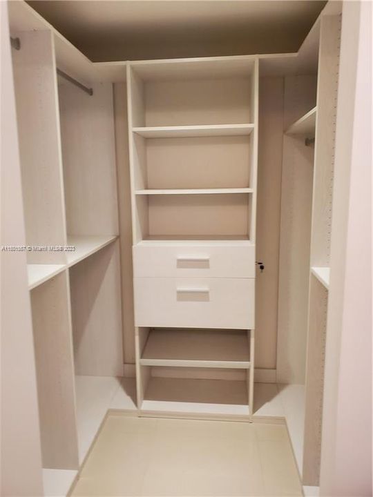 Recently Rented: $5,500 (3 beds, 3 baths, 1435 Square Feet)