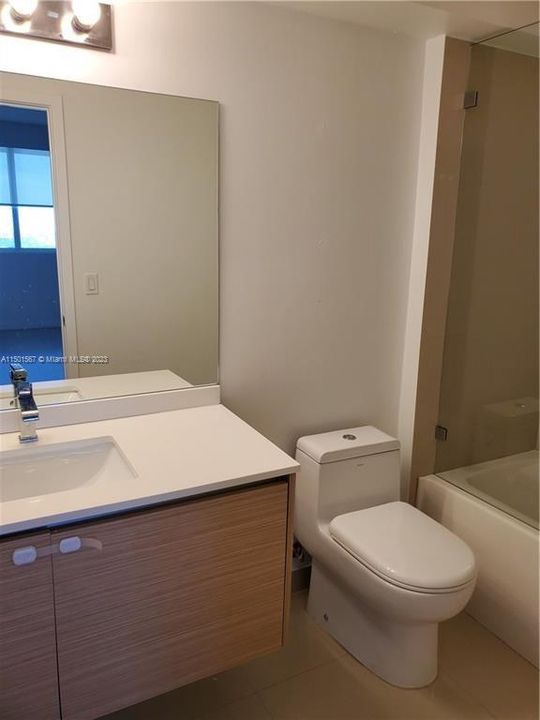 Recently Rented: $5,500 (3 beds, 3 baths, 1435 Square Feet)