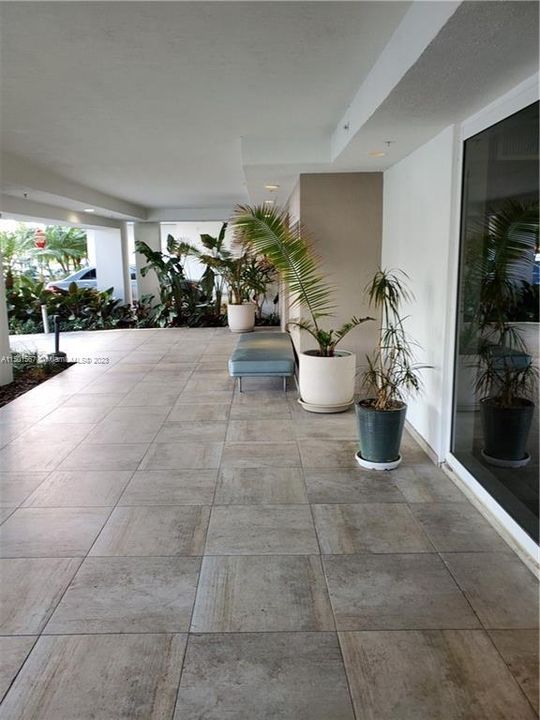 Recently Rented: $5,500 (3 beds, 3 baths, 1435 Square Feet)