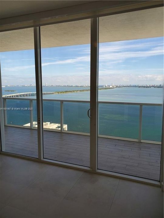 Recently Rented: $5,500 (3 beds, 3 baths, 1435 Square Feet)