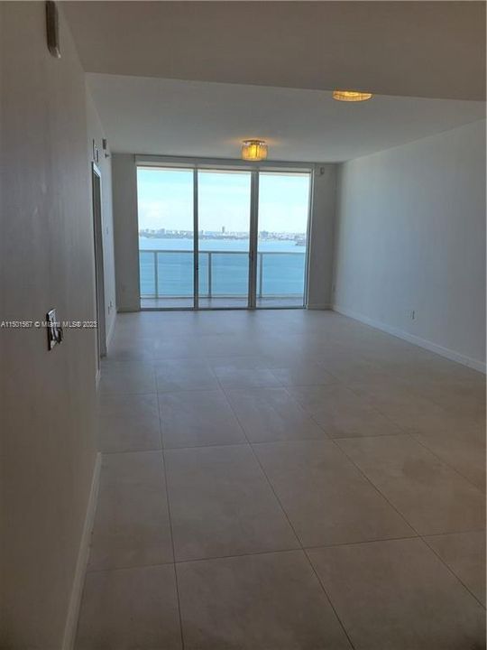 Recently Rented: $5,500 (3 beds, 3 baths, 1435 Square Feet)