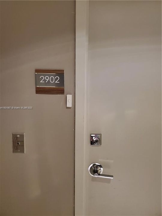 Recently Rented: $5,500 (3 beds, 3 baths, 1435 Square Feet)