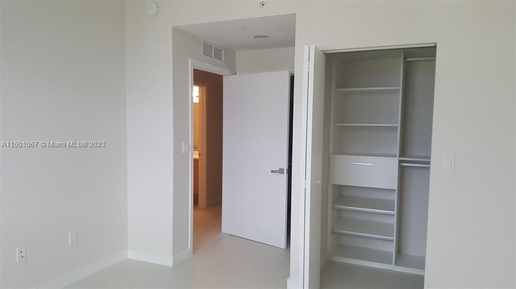 Recently Rented: $5,500 (3 beds, 3 baths, 1435 Square Feet)