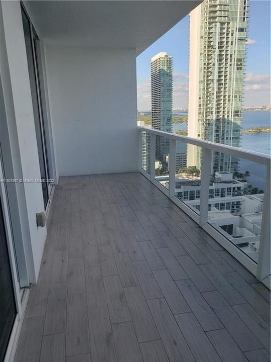 Recently Rented: $5,500 (3 beds, 3 baths, 1435 Square Feet)