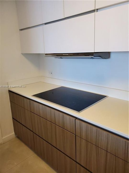 Recently Rented: $5,500 (3 beds, 3 baths, 1435 Square Feet)