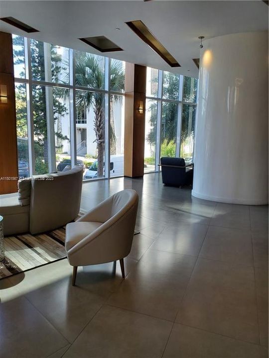 Recently Rented: $5,500 (3 beds, 3 baths, 1435 Square Feet)