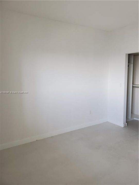 Recently Rented: $5,500 (3 beds, 3 baths, 1435 Square Feet)