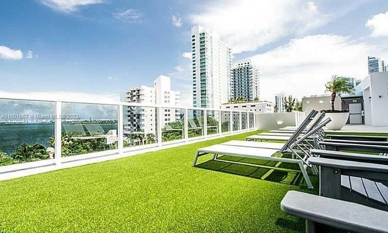 Recently Rented: $5,500 (3 beds, 3 baths, 1435 Square Feet)