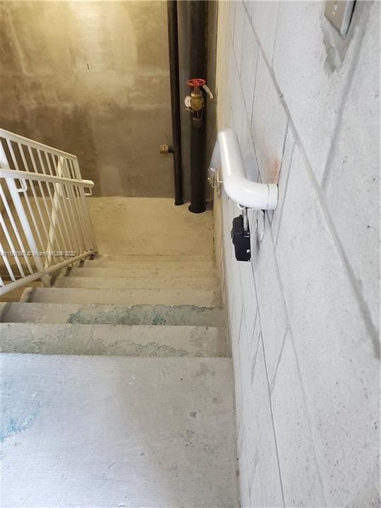 Recently Rented: $5,500 (3 beds, 3 baths, 1435 Square Feet)