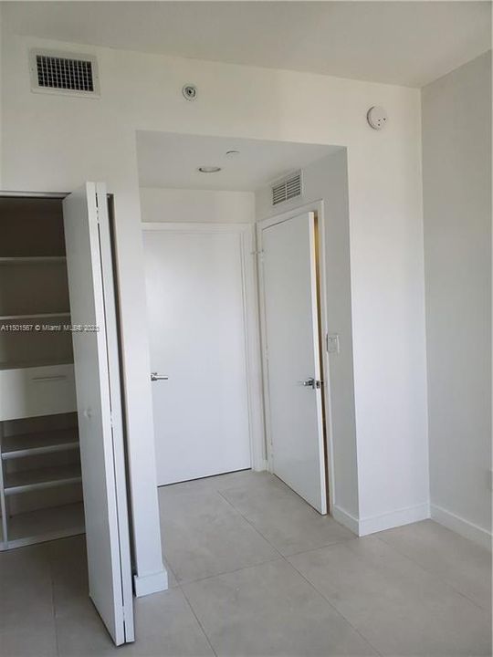 Recently Rented: $5,500 (3 beds, 3 baths, 1435 Square Feet)