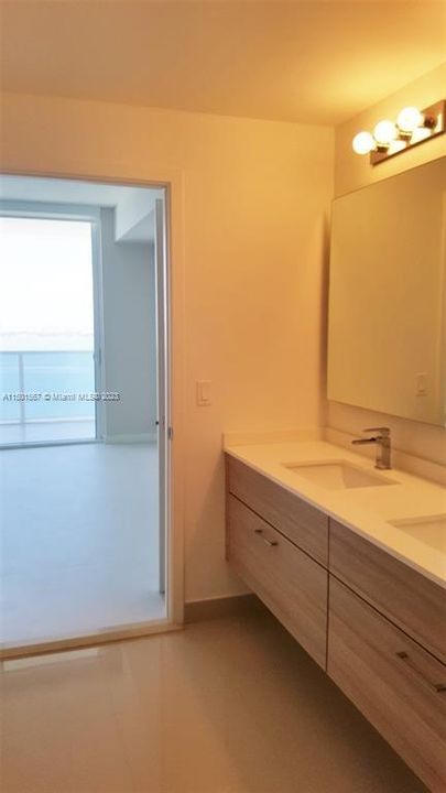 Recently Rented: $5,500 (3 beds, 3 baths, 1435 Square Feet)