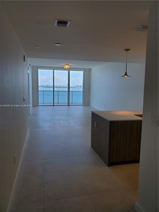 Recently Rented: $5,500 (3 beds, 3 baths, 1435 Square Feet)