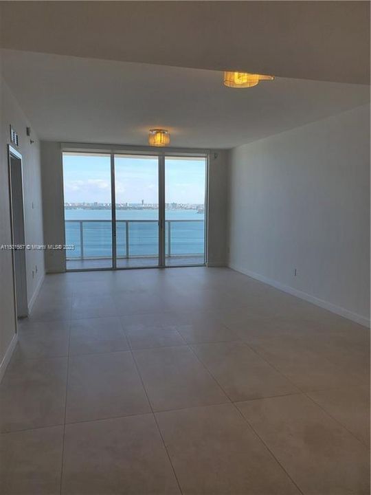 Recently Rented: $5,500 (3 beds, 3 baths, 1435 Square Feet)