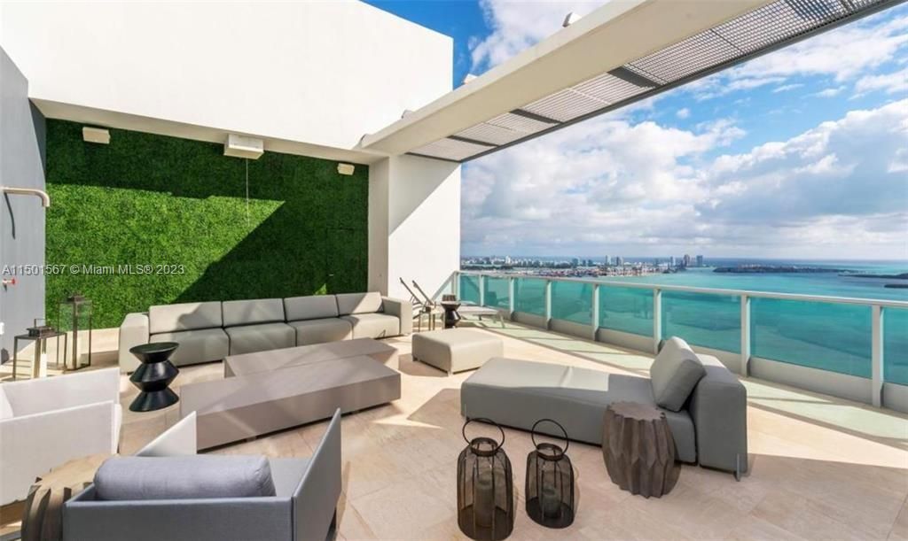 Recently Rented: $5,500 (3 beds, 3 baths, 1435 Square Feet)