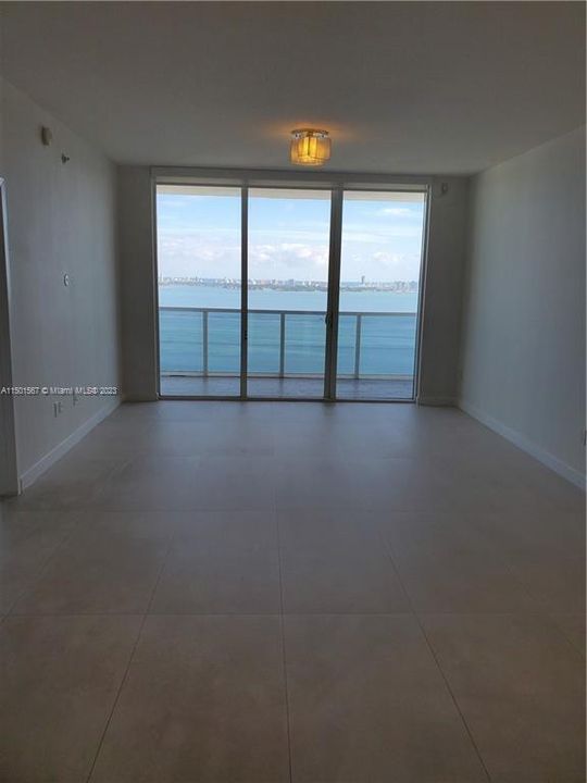 Recently Rented: $5,500 (3 beds, 3 baths, 1435 Square Feet)