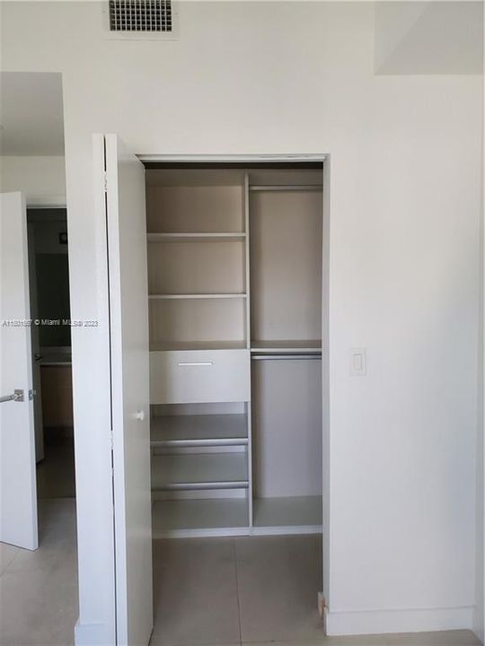 Recently Rented: $5,500 (3 beds, 3 baths, 1435 Square Feet)