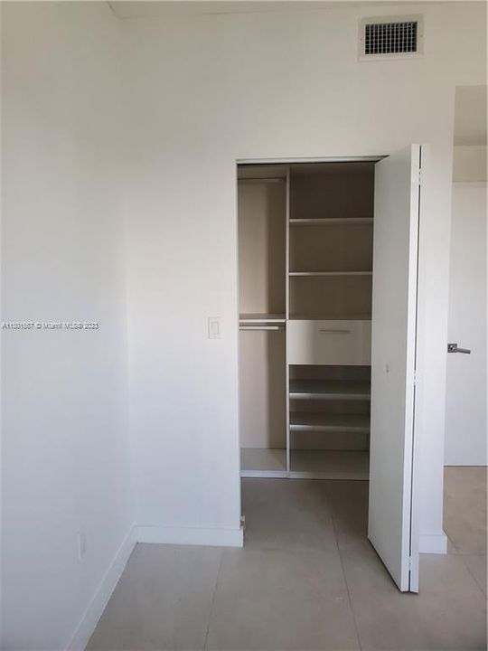 Recently Rented: $5,500 (3 beds, 3 baths, 1435 Square Feet)