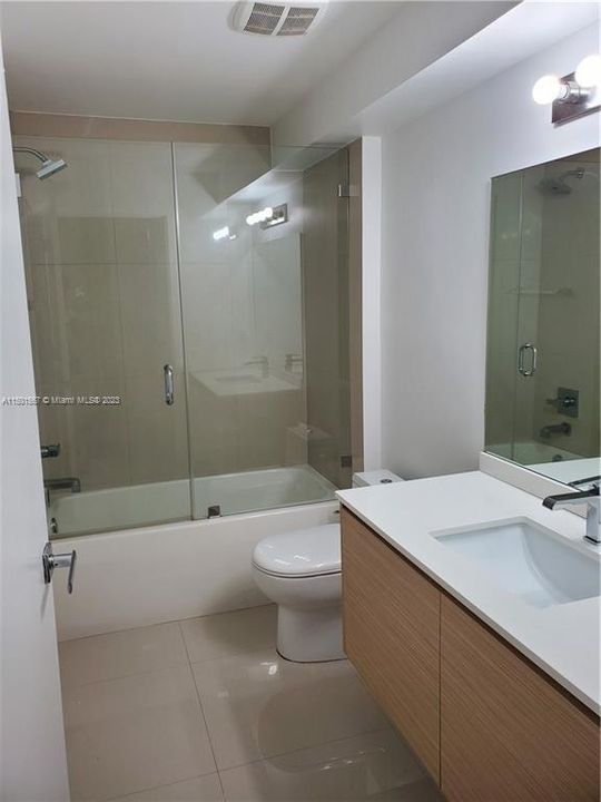 Recently Rented: $5,500 (3 beds, 3 baths, 1435 Square Feet)