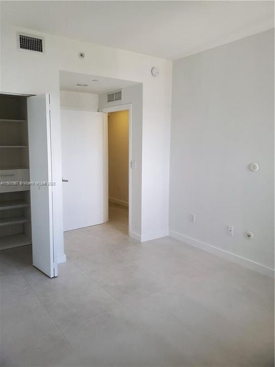 Recently Rented: $5,500 (3 beds, 3 baths, 1435 Square Feet)