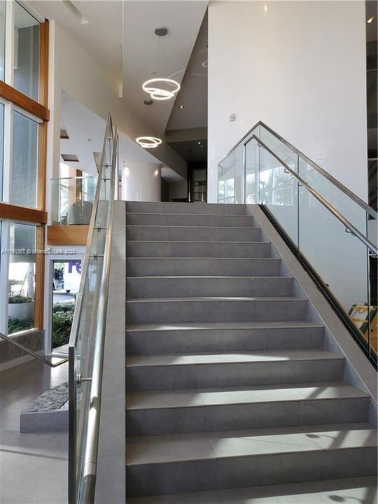 Recently Rented: $5,500 (3 beds, 3 baths, 1435 Square Feet)