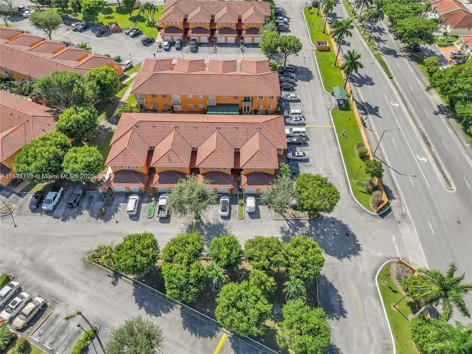 Recently Rented: $2,700 (3 beds, 2 baths, 1330 Square Feet)