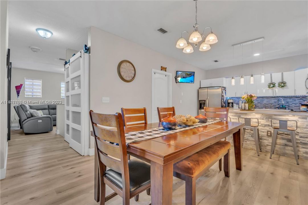 Recently Rented: $2,700 (3 beds, 2 baths, 1330 Square Feet)